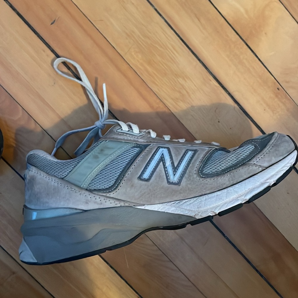 New Balance 990 V5